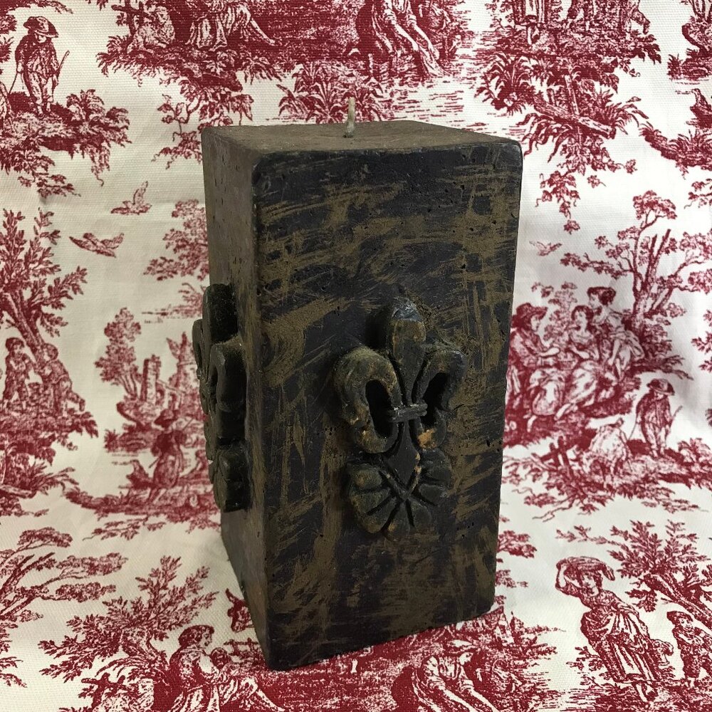 Square Pillar Fleur de lis Candle